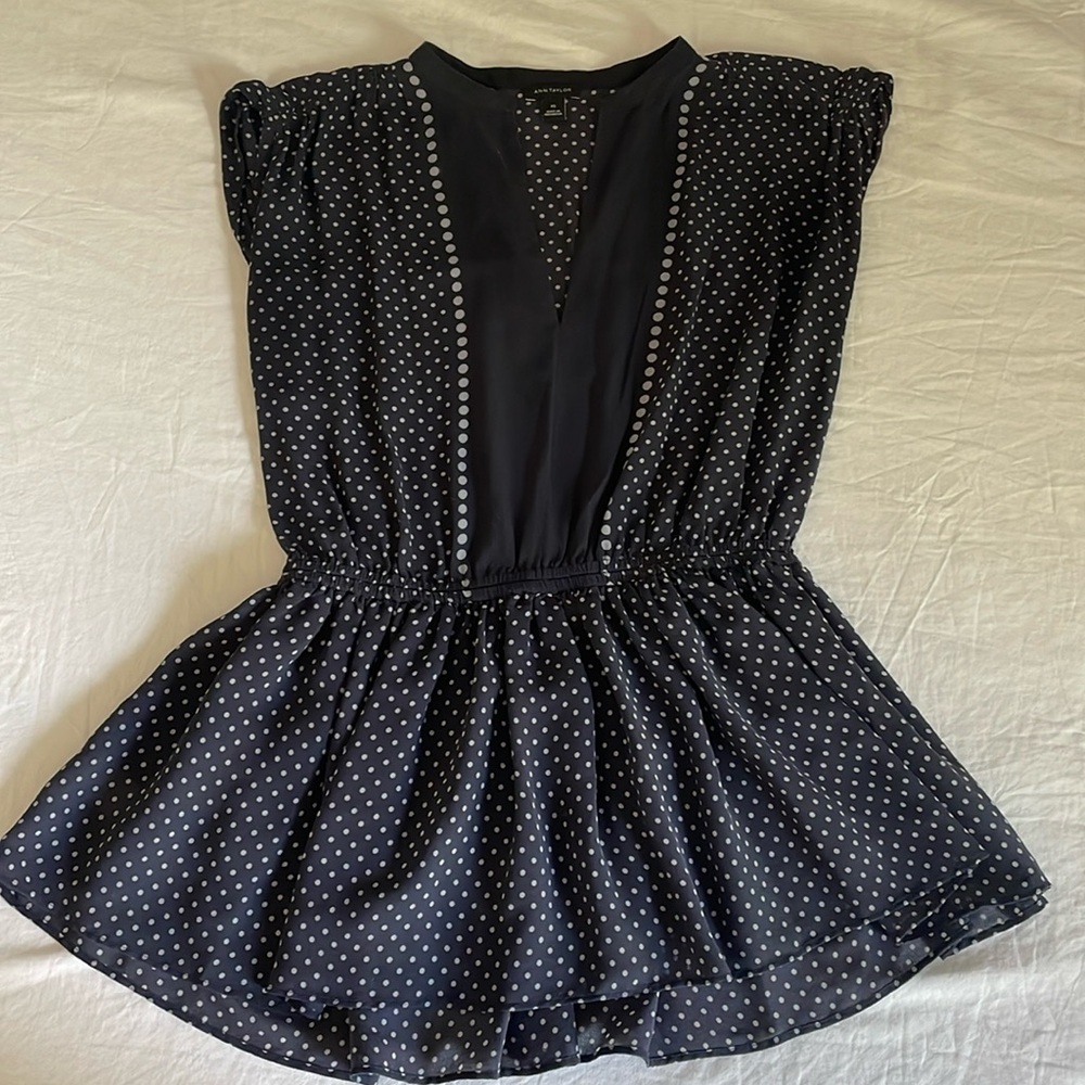 Ann Taylor Polka Dot Peplum Top Womens Navy Blue Smock Waist Semi Sheer Size XS